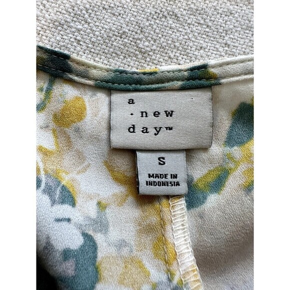 A New Day Short Sleeve Tie-Dye V-Neck Flare Dress Womens Size S White - Picture 2 of 16